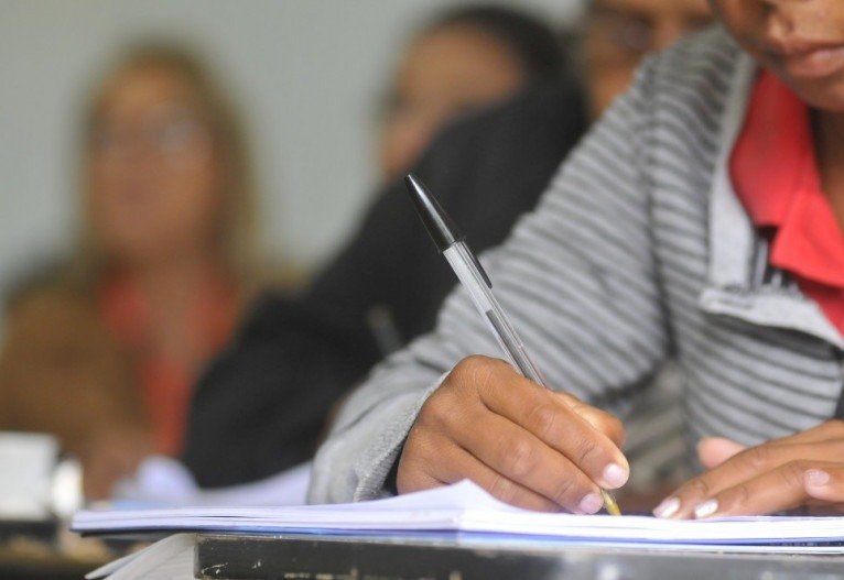 Educação Domiciliar: privatização e conservadorismo na formação humana